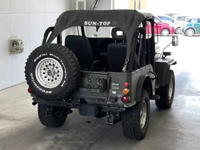Mitsubishi JEEP