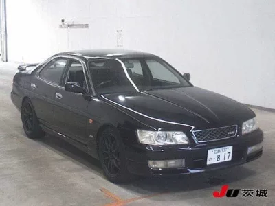 Nissan LAUREL