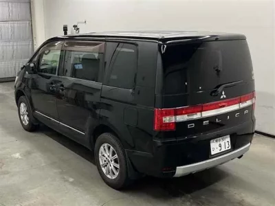 Mitsubishi DELICA D5