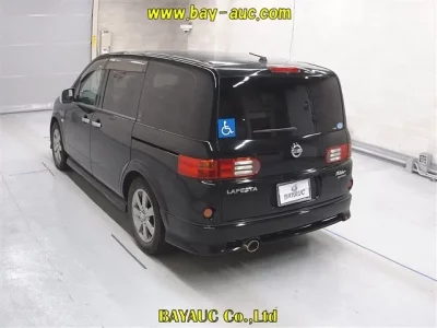 Nissan LAFESTA