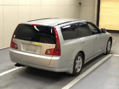 Nissan STAGEA