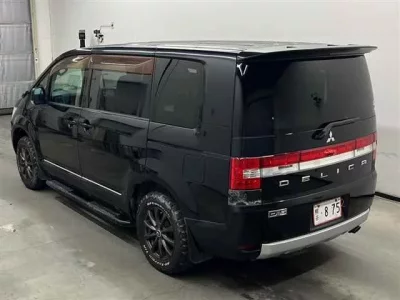 Mitsubishi DELICA D5
