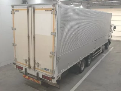 Isuzu TRUCK