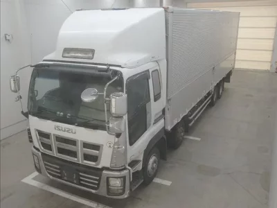 Isuzu TRUCK