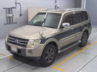 Mitsubishi PAJERO