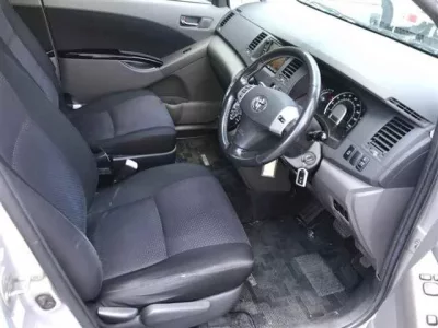 Toyota ISIS