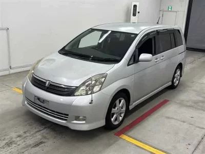 Toyota ISIS