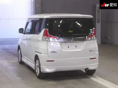 Mitsubishi DELICA D2