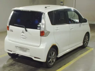 Mitsubishi EK CUSTOM
