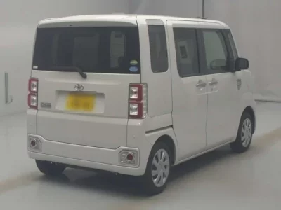 Toyota PIXIS MEGA