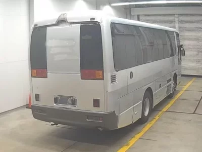 Isuzu BUS