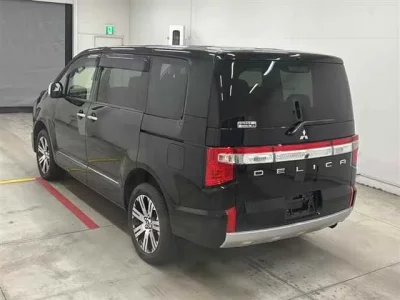 Mitsubishi DELICA D5