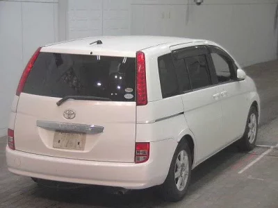 Toyota ISIS