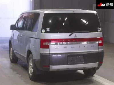 Mitsubishi DELICA D5