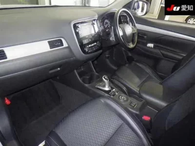 Mitsubishi OUTLANDER PHEV