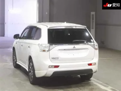 Mitsubishi OUTLANDER PHEV