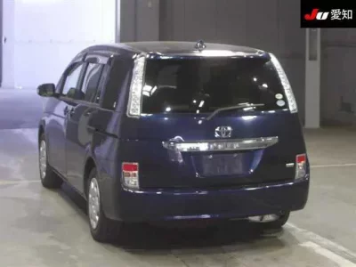 Toyota ISIS