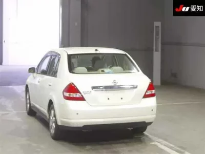 Nissan TIIDA LATIO