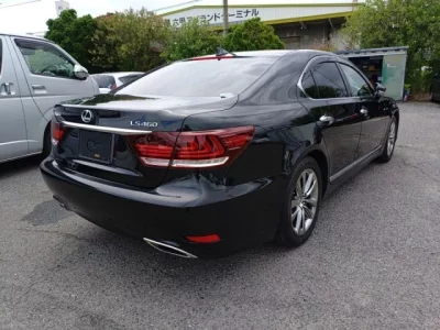 Lexus LS