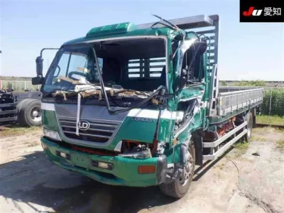 Nissan TRUCK