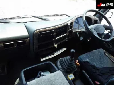 Nissan TRUCK