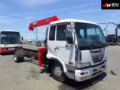 Nissan TRUCK