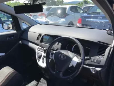 Toyota ISIS