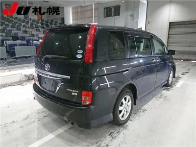 Toyota ISIS