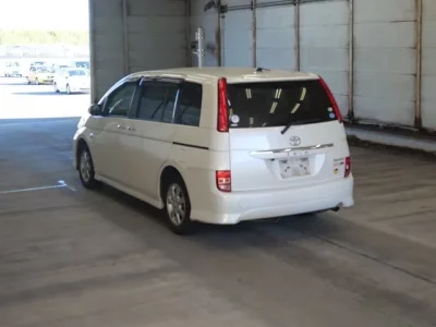 Toyota ISIS