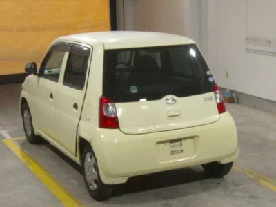 Daihatsu Esse