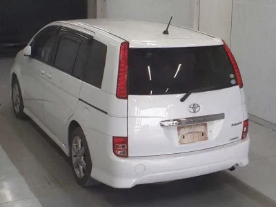 Toyota ISIS