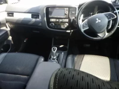 Mitsubishi OUTLANDER PHEV