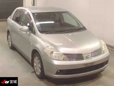 Nissan TIIDA LATIO