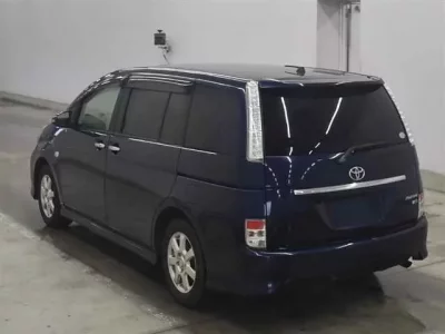 Toyota ISIS