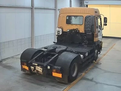 Isuzu TRUCK