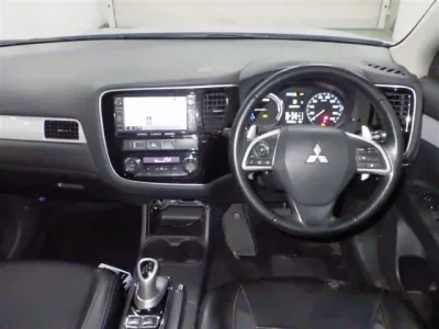 Mitsubishi OUTLANDER PHEV