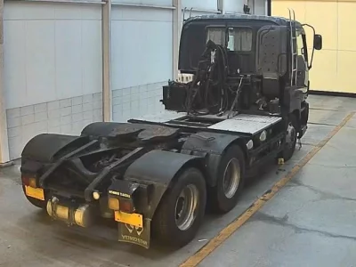 Isuzu TRUCK