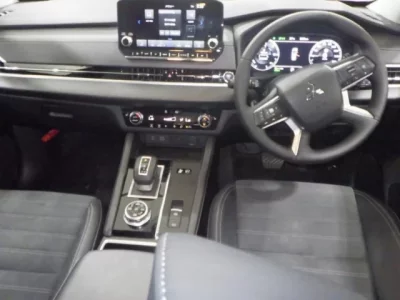 Mitsubishi OUTLANDER PHEV