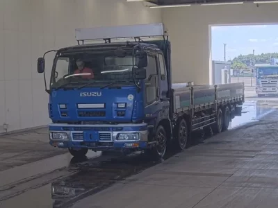 Isuzu GIGA