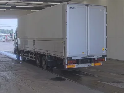 Isuzu GIGA