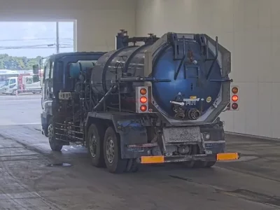 Isuzu GIGA