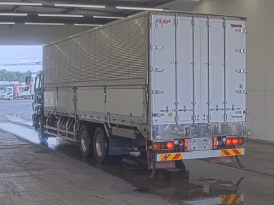 Isuzu GIGA