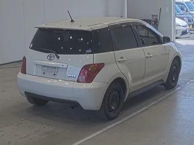 Toyota IST