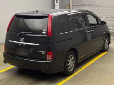 Toyota ISIS