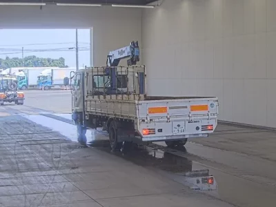 Nissan TRUCK