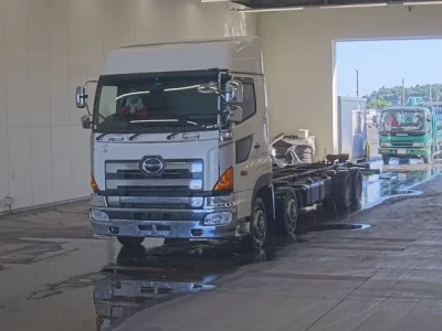 Hino TRUCK