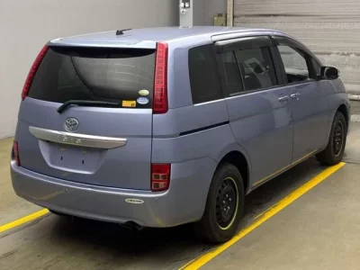 Toyota ISIS