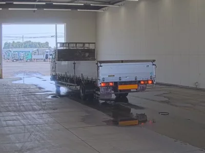 Nissan TRUCK