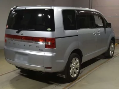 Mitsubishi DELICA D5