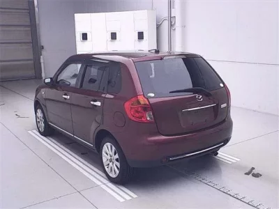 Mazda VERISA